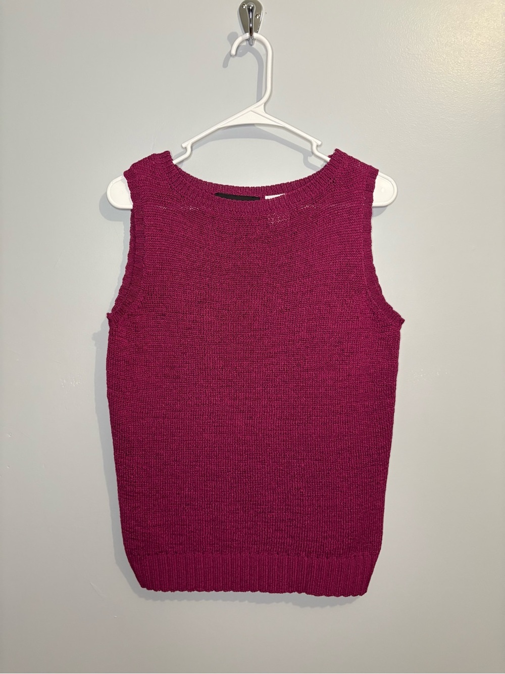 Sag Harbor Petite Sleeveless Knit Top Sweater Vest Berry 8P Crew Preppy Pink